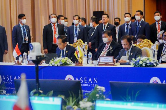 Jokowi Harapkan Kemitraan ASEAN-India Pendorong Penyelesaian Isu Pangan dan Kesehatan - JPNN.COM
