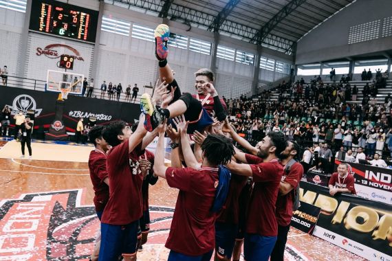 IBL Indonesia Cup 2022: Pelita Jaya Berjaya, Prawira Bandung Raih Gelar Hiburan - JPNN.COM