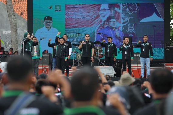Bakar Semangat Ribuan Kader Garda Bangsa Jawa Timur, Gus Muhaimin Berpesan Begini - JPNN.COM
