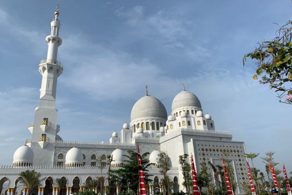 Masjid Sheikh Zayed Solo Siap Tampung 15 Ribu Jemaah Salat IdulFitri 1445 H - JPNN.COM