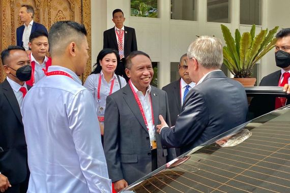 Menpora Amali Sambut Kedatangan Presiden IOC di Bali - JPNN.COM