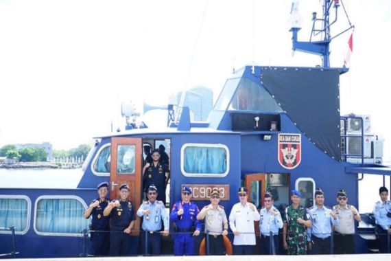 Perkuat Pengawasan Perairan Indonesia, Bea Cukai Meluncurkan 2 Kapal Patroli Laut Baru - JPNN.COM