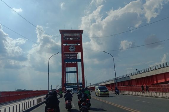 Pembangunan Lift di Jembatan Ampera Menuai Kritik, Gubernur Sumsel Malah Setuju - JPNN.COM