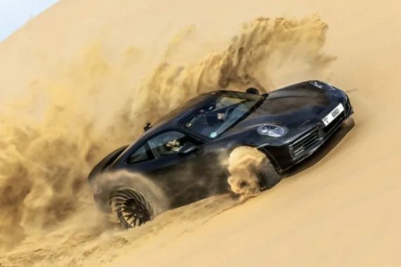 Porsche 911 Dakar Libas Gurun Pasir, Pereli Dunia Sempat Bingung - JPNN.COM