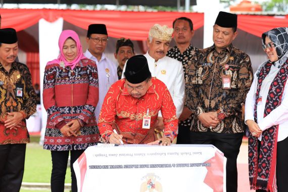 Pengurus PKUB di 401 Desa/Kelurahan Se-Klaten Dikukuhkan, Ini Pesan Wakil Kepala BPIP - JPNN.COM