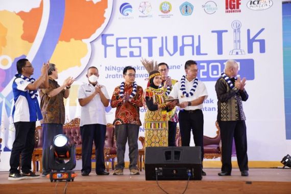 Meresmikan Festival TIK, Edi Kamtono Ungkap 4 Pilar Literasi Digital - JPNN.COM