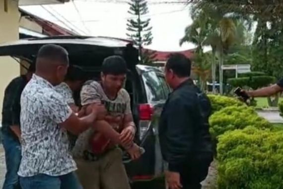 Polisi Tangkap 4 dari 6 Tahanan yang Kabur, Dua Orang Kakinya Bolong Diterjang Peluru - JPNN.COM
