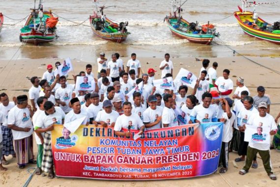 Komunitas Nelayan di Pesisir Tuban Dukung Ganjar jadi Presiden 2024, Sampaikan Komitmen Begini - JPNN.COM