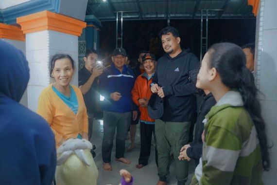 Meski Sedang Sakit, Bobby Nasution Tetap Turun Pantau Banjir di Medan - JPNN.COM