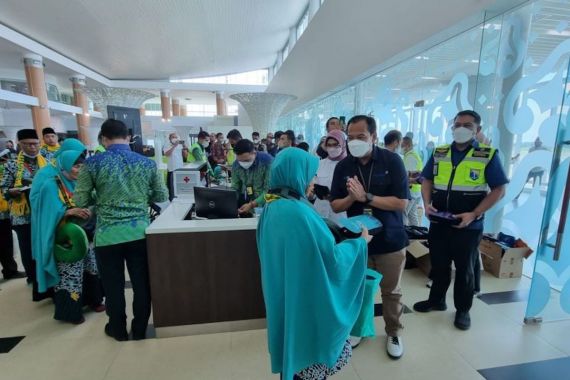 Penerbangan Umrah di Bandara Kertajati Dibuka Lagi Mulai Hari Ini - JPNN.COM