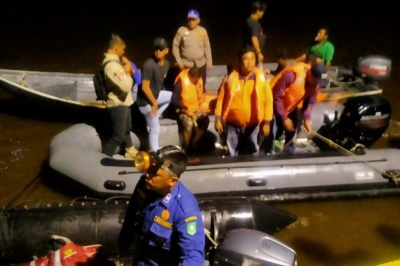 Edi Nekat Melompat ke Laut pada Sabtu Malam, Inilah Pemicunya, Mengerikan - JPNN.COM