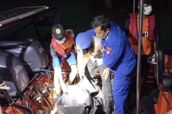 Balita Korban Kecelakaan Kapal di Batam Ditemukan Meninggal Dunia - JPNN.COM