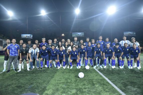 Ramaikan Piala Dunia 2022, Adidas Pertemukan Ismed Sofyan Cs VS Komunitas Jurnalis - JPNN.COM