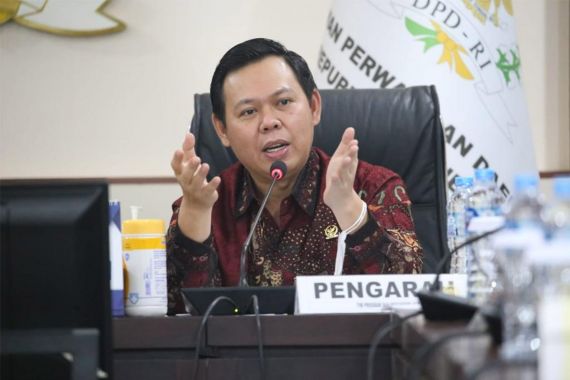 Sultan Usulkan Penguatan Posisi dan Kewenangan BPOM Melalui UU - JPNN.COM