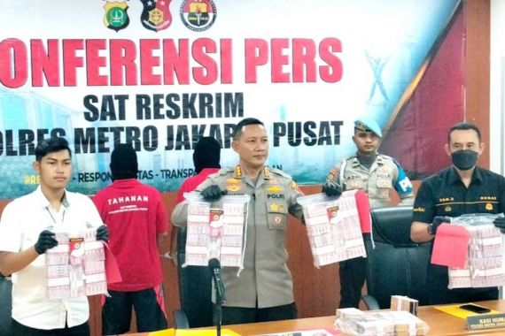 Edarkan Uang Palsu, Dua Pemuda Jadi Tersangka, Modusnya Bikin Bergeleng - JPNN.COM