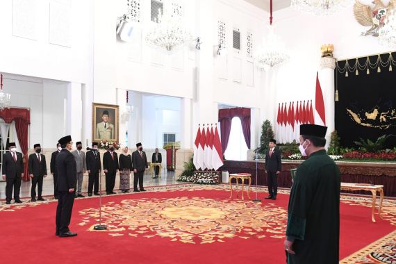 Jokowi Lantik Ketum PPP Mardiono sebagai Utusan Khusus Presiden - JPNN.COM
