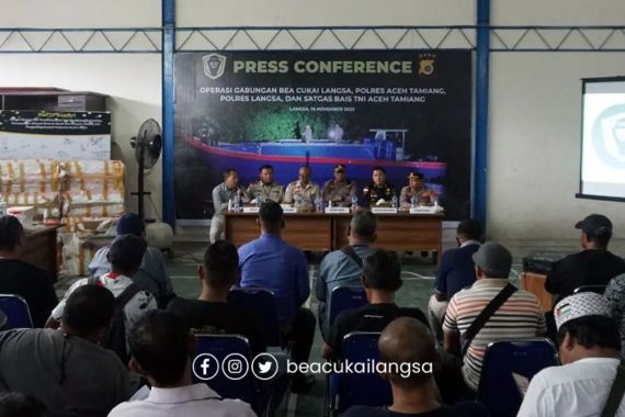 Penyelundupan Ratusan Karung Tokek Kering Digagalkan, Bravo, Bea Cukai & TNI-Polri! - JPNN.COM