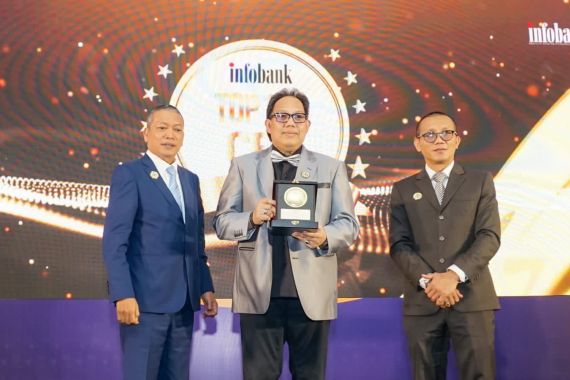 Lakukan Sejumlah Terobosan, Dirut Bank DKI Raih Penghargaan Top 100 CEO 2022 - JPNN.COM