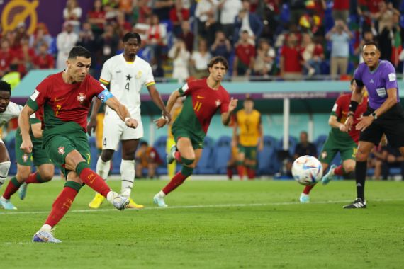 Berstatus Tanpa Klub, Cristiano Ronaldo Cetak Rekor Fantastis Baru di Piala Dunia - JPNN.COM