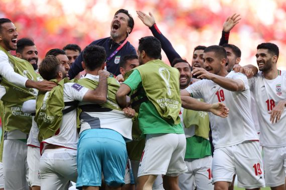 Piala Dunia 2022: 2 Gol Telat Antar Iran Permalukan Wales - JPNN.COM