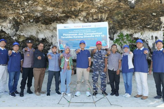 Pupuk Kaltim Tanam Ribuan Bibit Mangrove dan Media Transplantasi Terumbu di Maratua - JPNN.COM