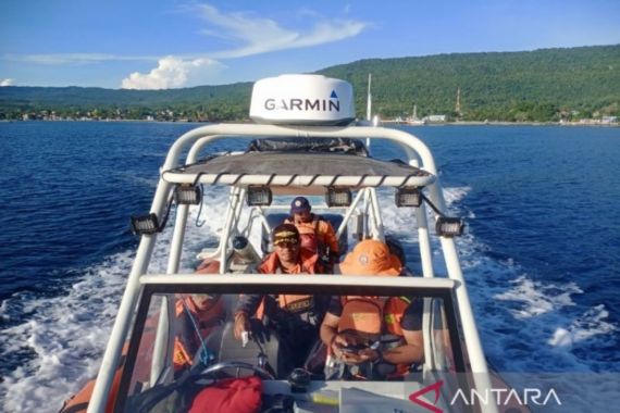 Nelayan Hilang Akibat Tersambar Petir di Perairan Buton, Tim SAR Melanjutkan Pencarian - JPNN.COM