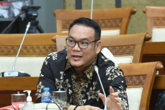 Pimpinan SKK Migas Dirombak, Yulian Gunhar Ingatkan soal Lifting Minyak dan Gas - JPNN.COM