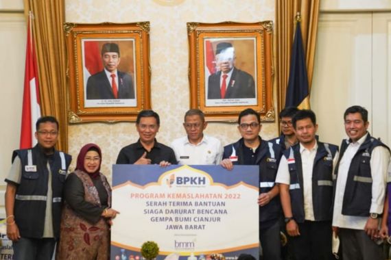 BPKH Berikan Bantuan Senilai Rp 2,2 Miliar untuk Korban Gempa Cianjur - JPNN.COM