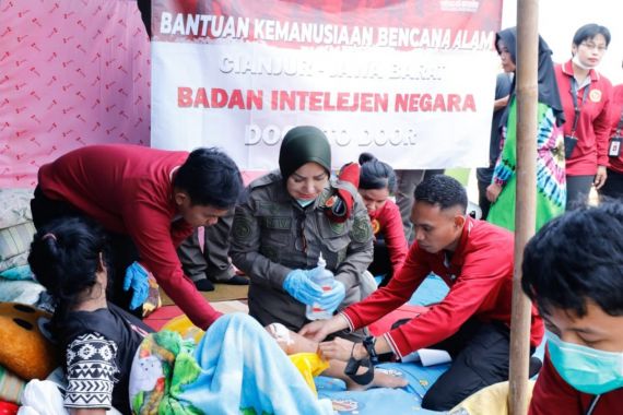 Door to Door, Layanan Kesehatan MI BIN Disambut Positif Korban Gempa di Cianjur - JPNN.COM