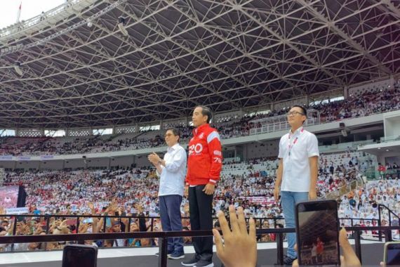 Di Hadapan Sukarelawan, Jokowi Ajak Masyarakat Tak Pilih Pemimpin Seperti Ini di Pilpres 2024 - JPNN.COM
