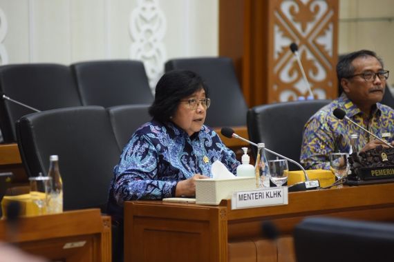 Menteri Siti Sampaikan Pandangan Soal Revisi UU Pengelolaan Sampah - JPNN.COM