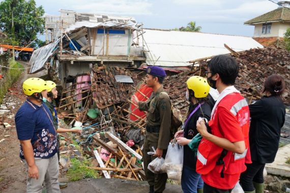 Unika Atma Jaya Terjunkan Tim Tanggap Darurat ke Lokasi Gempa Cianjur - JPNN.COM
