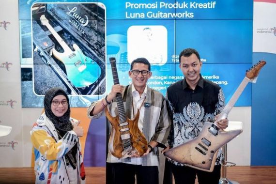 Gitar Buatan Indonesia Menembus Pasar Mancanegara, Begini Respons Sandiaga - JPNN.COM
