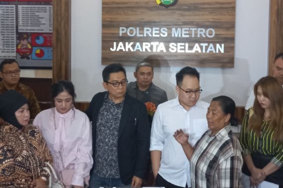 Winarsih Akhirnya Minta Maaf, Ibu Dewi Perssik: Saya Istigfar Dulu - JPNN.COM