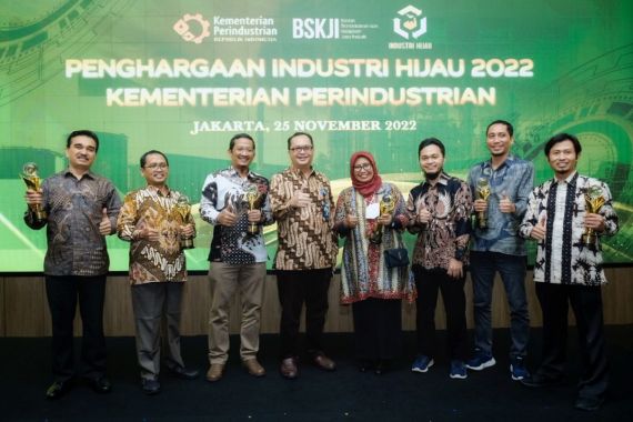 Kantongi Kinerja Terbaik, 8 Pabrik SIG Raih Penghargaan Industri Hijau 2022 dari Kemenperin - JPNN.COM