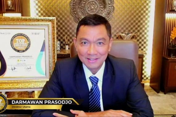 Keren! Dirut PLN Darmawan Prasodjo Raih Penghargaan Excellent Leader of the Year - JPNN.COM