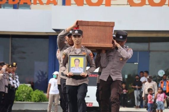 Anggota TNI-Polri Diadang KKB, Personel Brimob Tewas - JPNN.COM