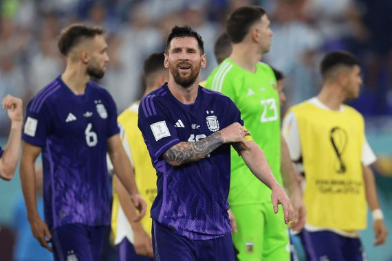 Gagal Taklukkan Kiper Polandia, Lionel Messi Kecewa, tetapi - JPNN.COM