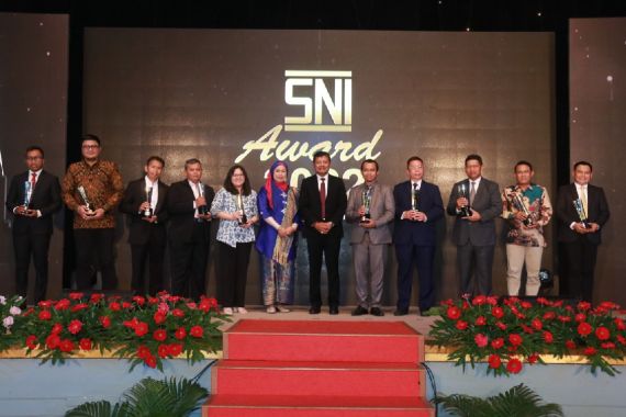 3 Kali Berturut-turut Perhutani Diganjar SNI Award 2022 - JPNN.COM