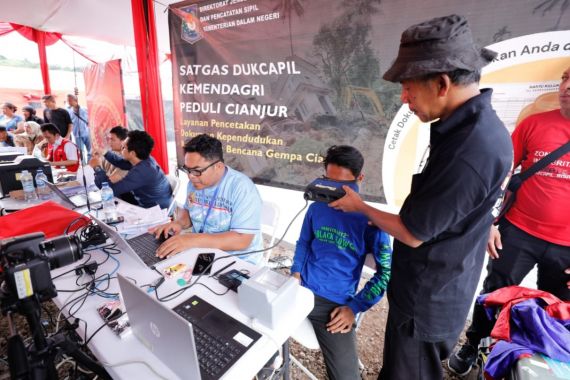 Gandeng Dukcapil, BIN Bangun Posko Fasilitas Pembuatan Dokumen Kependudukan Bagi Penyintas Gempa Cianjur - JPNN.COM