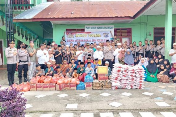 Jumat Berkah, Kapolres Rohil Berbagi dengan Anak Panti Asuhan - JPNN.COM