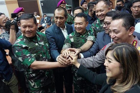 Diantar 3 Orang Penting, Laksamana Yudo Jalani Uji Kelayakan Calon Panglima TNI - JPNN.COM