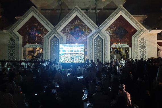 Ribuan Peserta Reuni 212 Sudah Berkumpul di Masjid At-Tin, Lihat - JPNN.COM