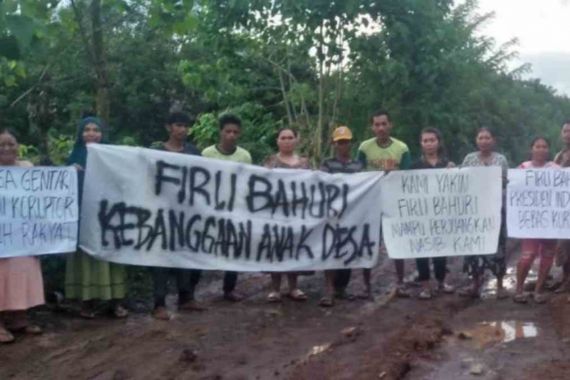 Pilih Tempat Unik, Anak Desa Mamuju Tengah Deklarasikan Dukung Firli Jadi Capres 2024 - JPNN.COM