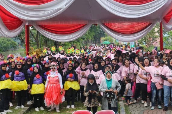 Lanjutkan Prestasi Ganjar Pranowo, Ribuan Srikandi di Jatim Gelar Festival Aksi Go Green - JPNN.COM