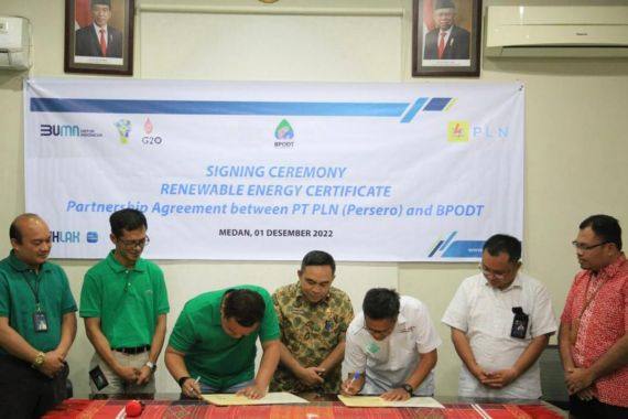 Pakai REC PLN, Danau Toba Jadi Destinasi Pariwisata Berbasis Energi Hijau Pertama di Indonesia - JPNN.COM