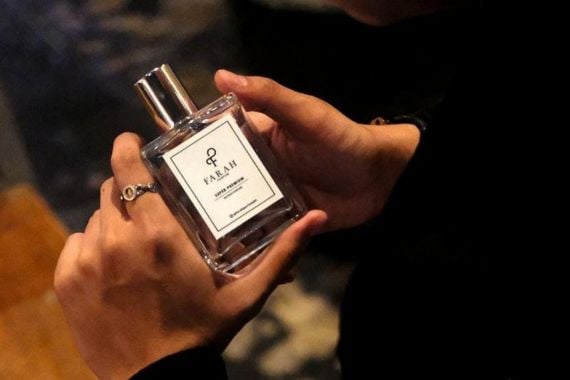 Wangi Tahan Lama, Farah Parfum Paling Banyak Direkomendasikan di Medsos - JPNN.COM