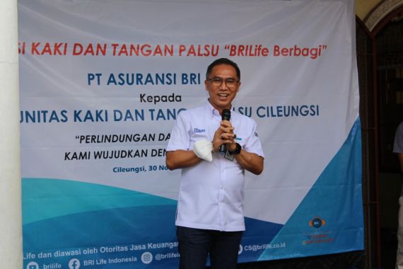 BRI Life Salurkan Bantuan kepada Penyandang Disabilitas di Cileungsi - JPNN.COM