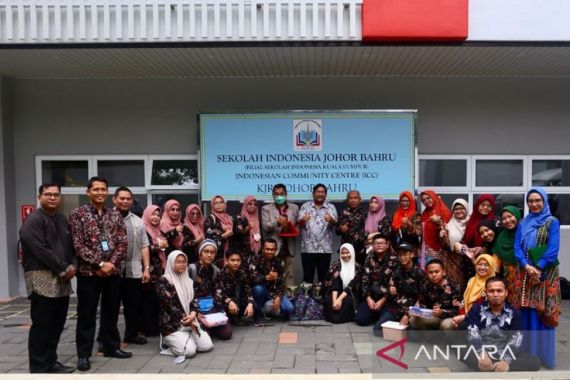 Robot Buatan Siswa Madrasah Makassar Beraksi di Malaysia - JPNN.COM