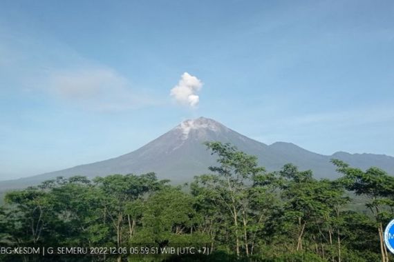 Aktivitas Gunung Semeru Hari Ini, Secara Visual Terlihat Jelas - JPNN.COM